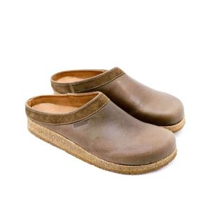 Stegmann Tan Leather Clogs